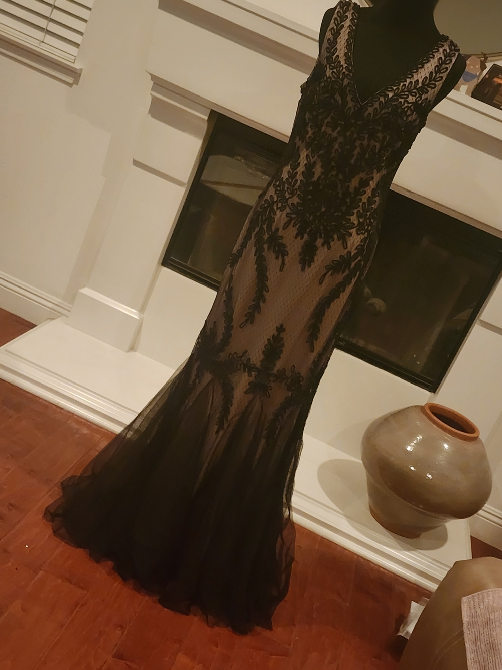 Cache Black Lace-Embroidered Maxi Gown